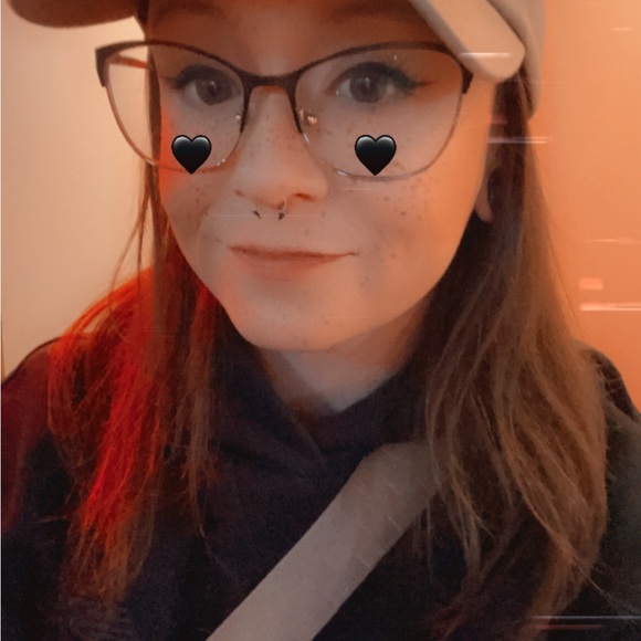 Meet your Posher, Ronni - Picture 3 of 3